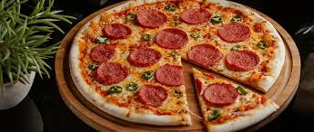 پیتزا پپرونی 